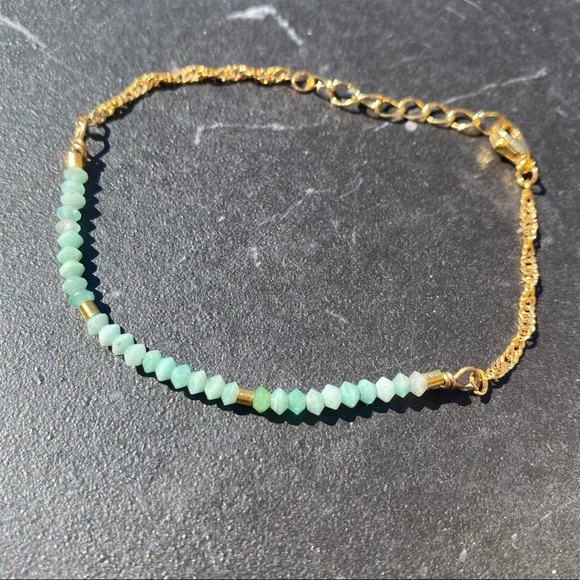 Jewelry Emerald 2mm Beaded Bracelet With Gold Plated Chain Extenders